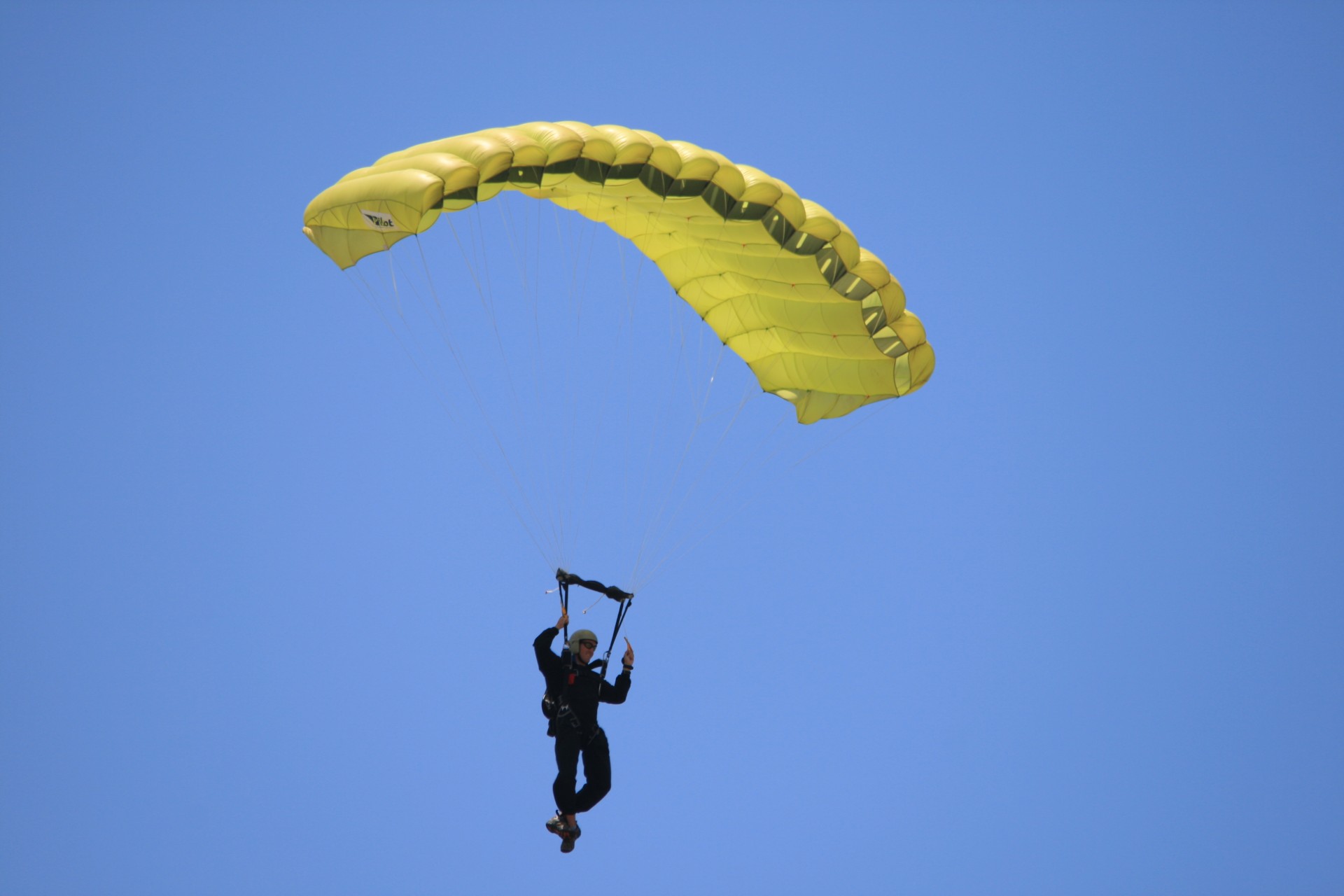 parachutist-with-yellow-parachute[1].jpg